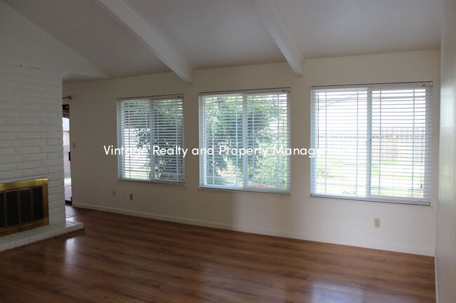 Building Photo - Available Soon! Recently Updated Very Nice...