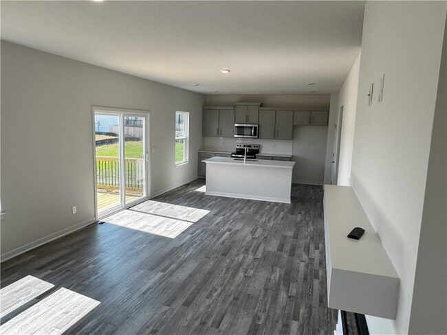 Building Photo - Spring Hill House