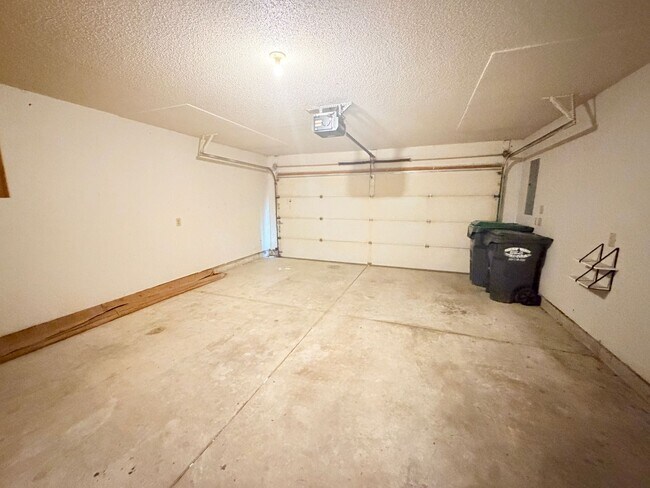 Building Photo - 1795 Feather Reed Ln