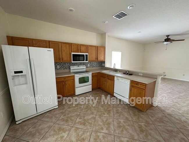 Building Photo - 4749 Waterside Pointe Cir