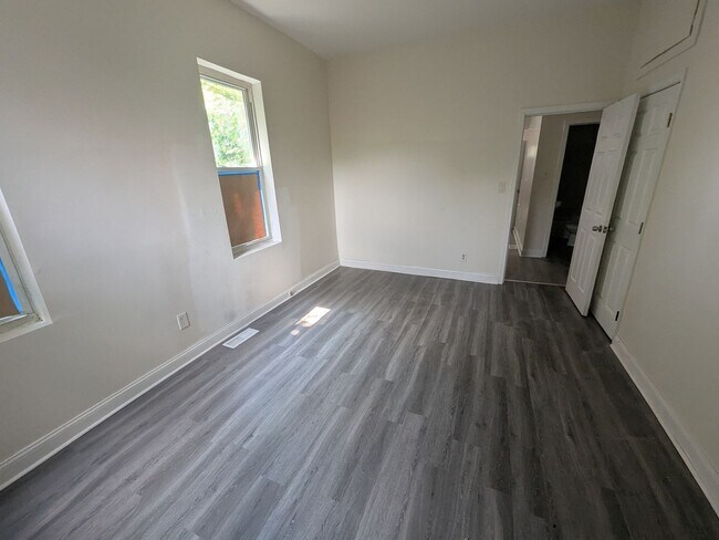 Building Photo - 5107 N 13th St