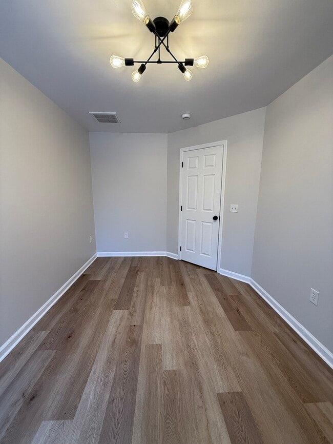 Building Photo - 328 Myrtle Ave