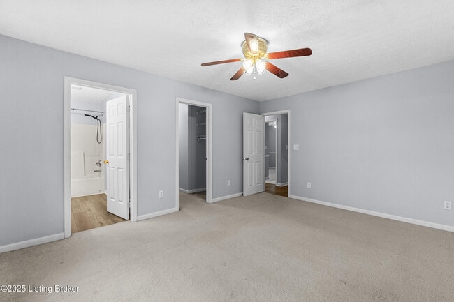 Building Photo - 11001 Bay Run Dr