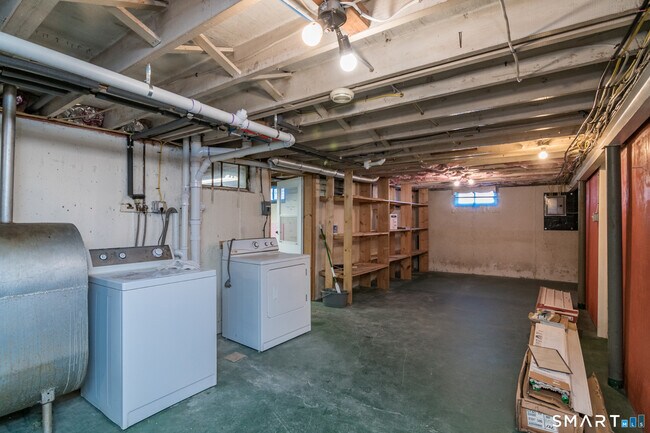 Building Photo - 17 Howard St