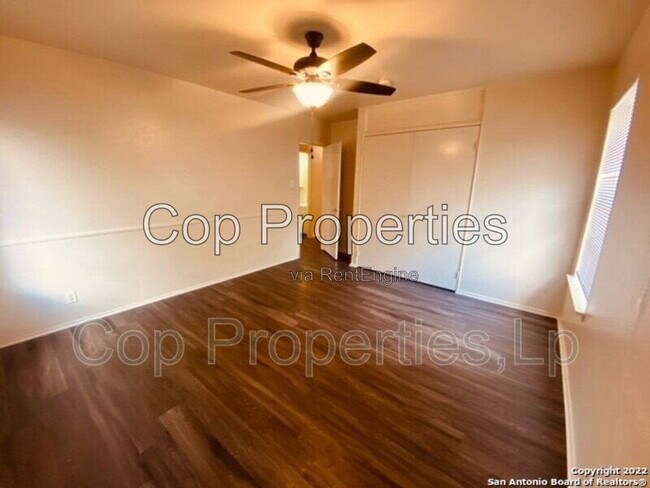 Building Photo - 148 Cloudhaven Dr