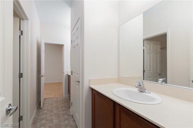 Building Photo - 2875 Rough Green St