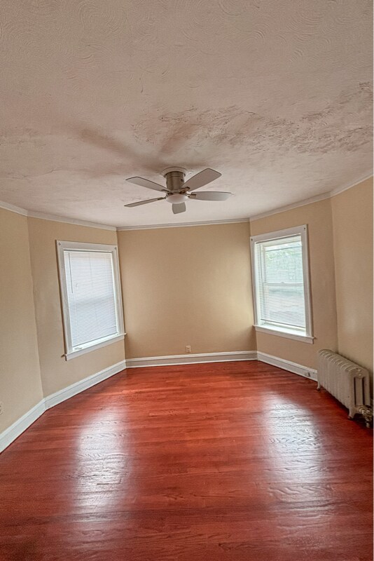 Building Photo - 8008 S Rhodes Ave