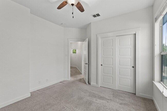 Building Photo - 2101 Rivers Edge Way