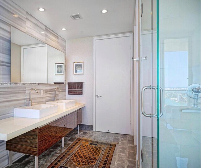 Building Photo - 1100 Biscayne Blvd