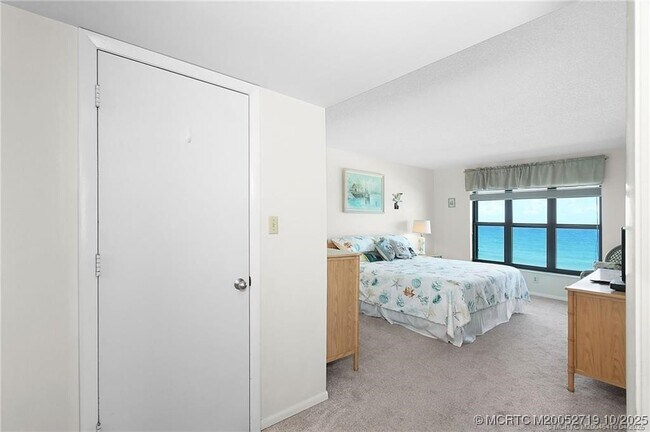 Building Photo - 10200 S Ocean Dr