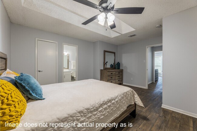 Building Photo - 2102 Place Rebecca Ln