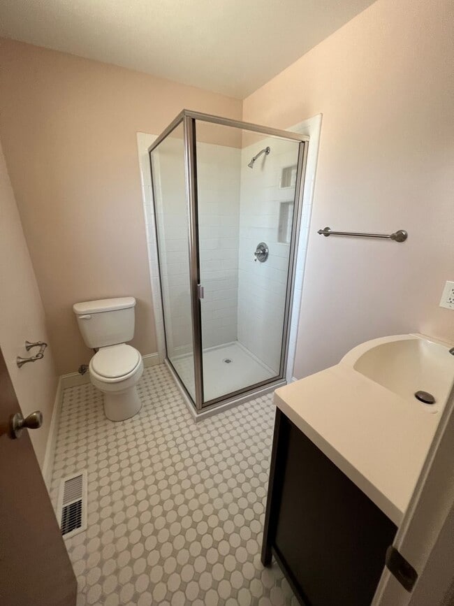 Building Photo - 913 Tara Pl