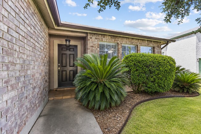 Building Photo - 2 Bedroom/ 1 Bath Bridgewood Subdivision