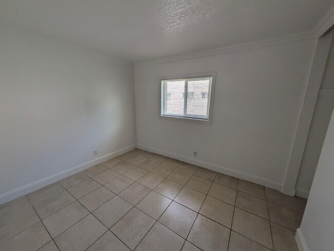 Building Photo - 817 Lighthouse Dr