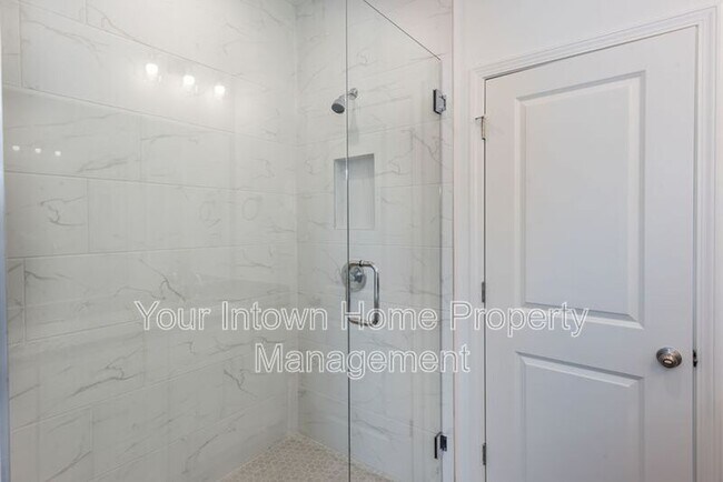 Building Photo - 2800 Mango Cir NW