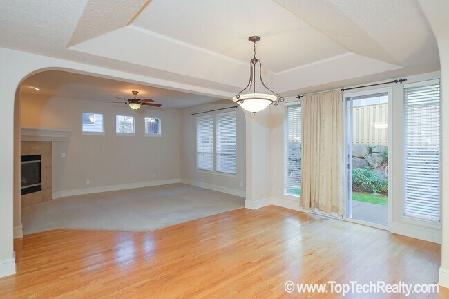 Building Photo - 12750 NW Alsace Ln