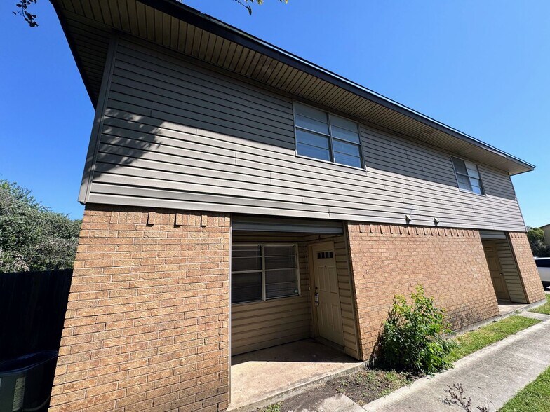 Primary Photo - 3609 Hereford Ln