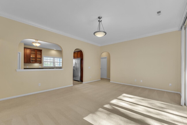 Building Photo - 2950 Hunley Dr