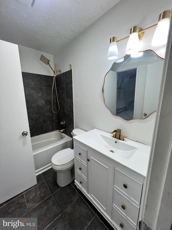 Building Photo - 4201 Drake Ct