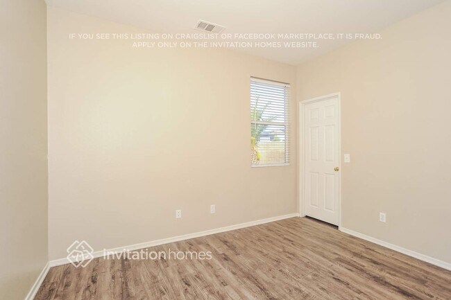 Building Photo - 5815 W Ave J 12