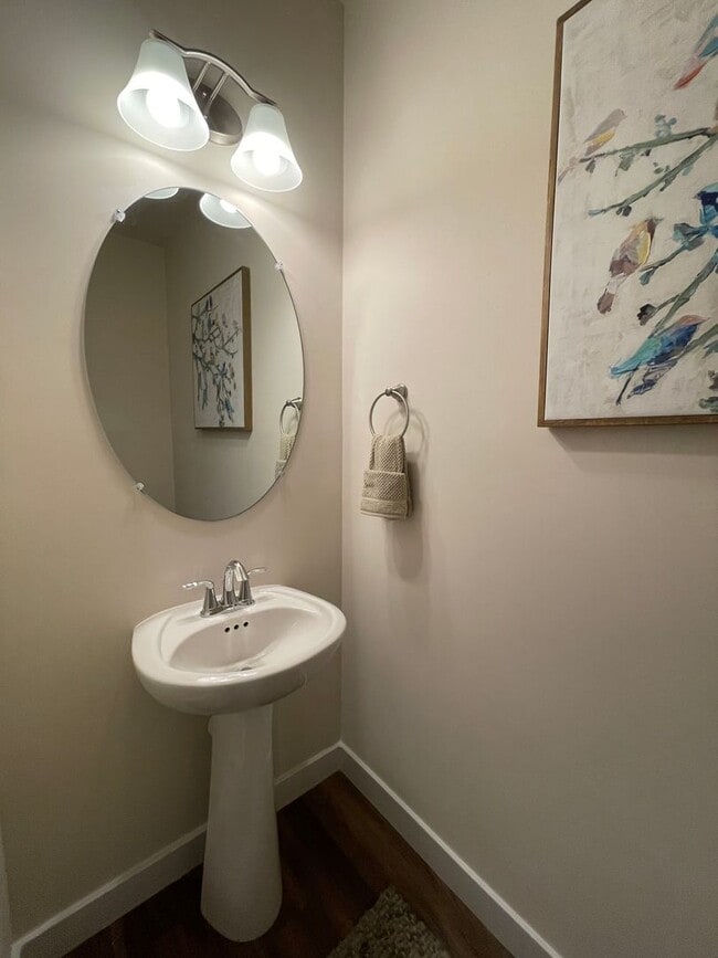 Building Photo - Heron | 3 Bed 2.5 Bath | Garage | 1800 sf | $2726-$2999 | 8, 9, 10, 12, 14, and 15 month lease terms