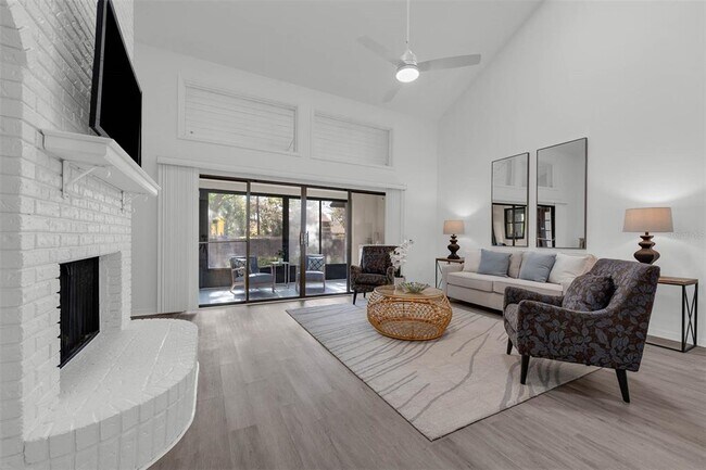 Building Photo - 123 Golf Club Dr