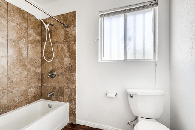 Building Photo - Very Nice 1 Bedroom Free Standing Apartment