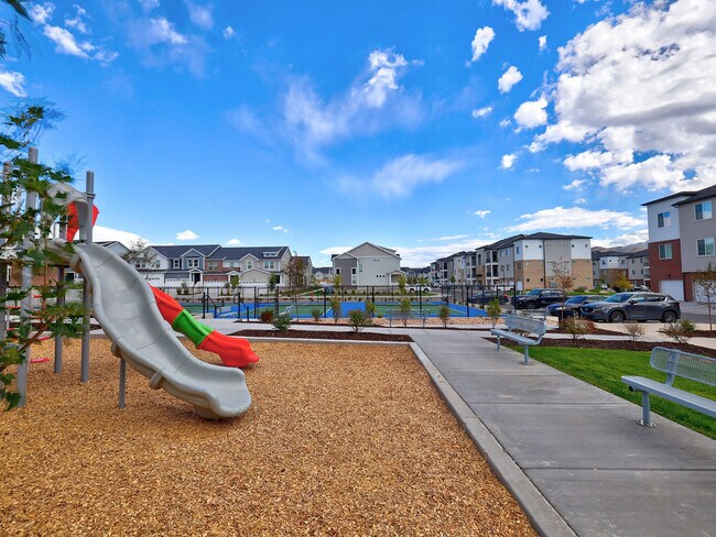 Building Photo - 1377 N Sage Dr