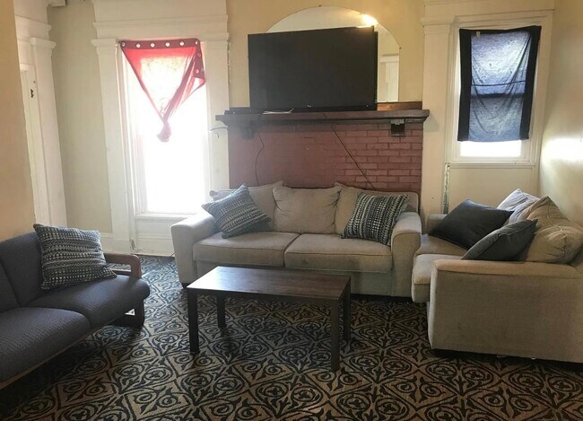 Building Photo - 250 Washington St