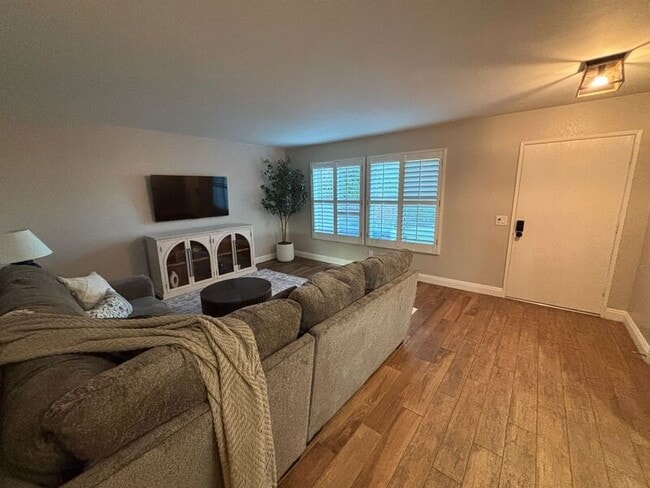 Building Photo - 2507 Moss Cir