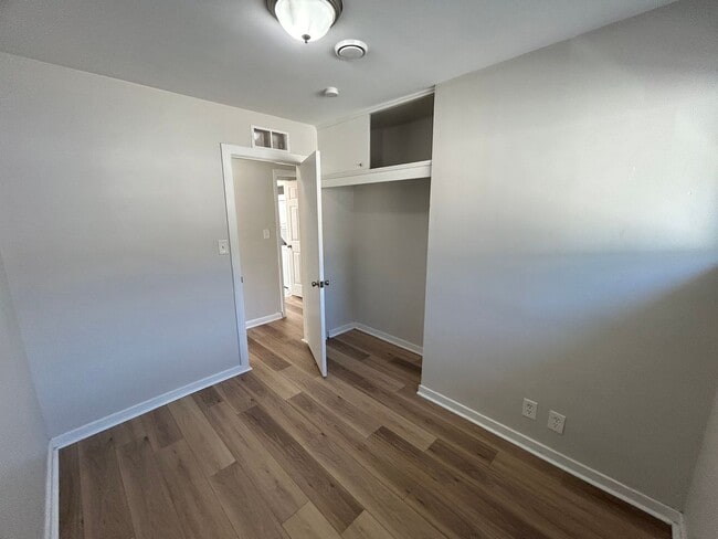 Building Photo - FULLY UPDATED Eastpointe 3 Bed/1 Bath Ranc...