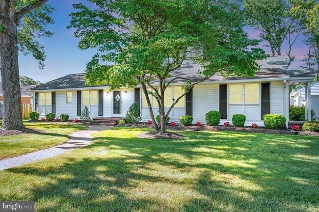 Building Photo - 1732 Beverly Dr