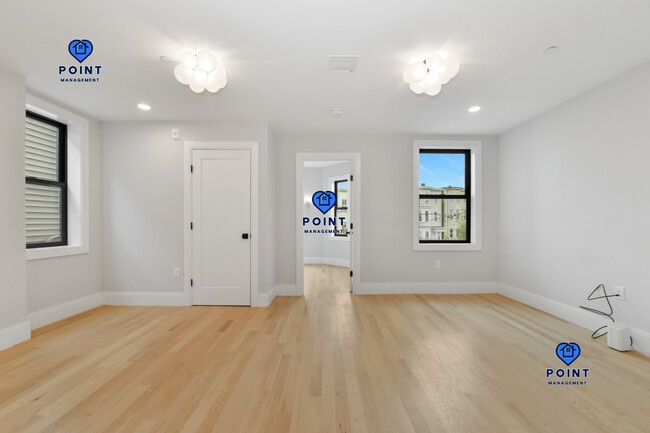 Building Photo - 516 Sumner St