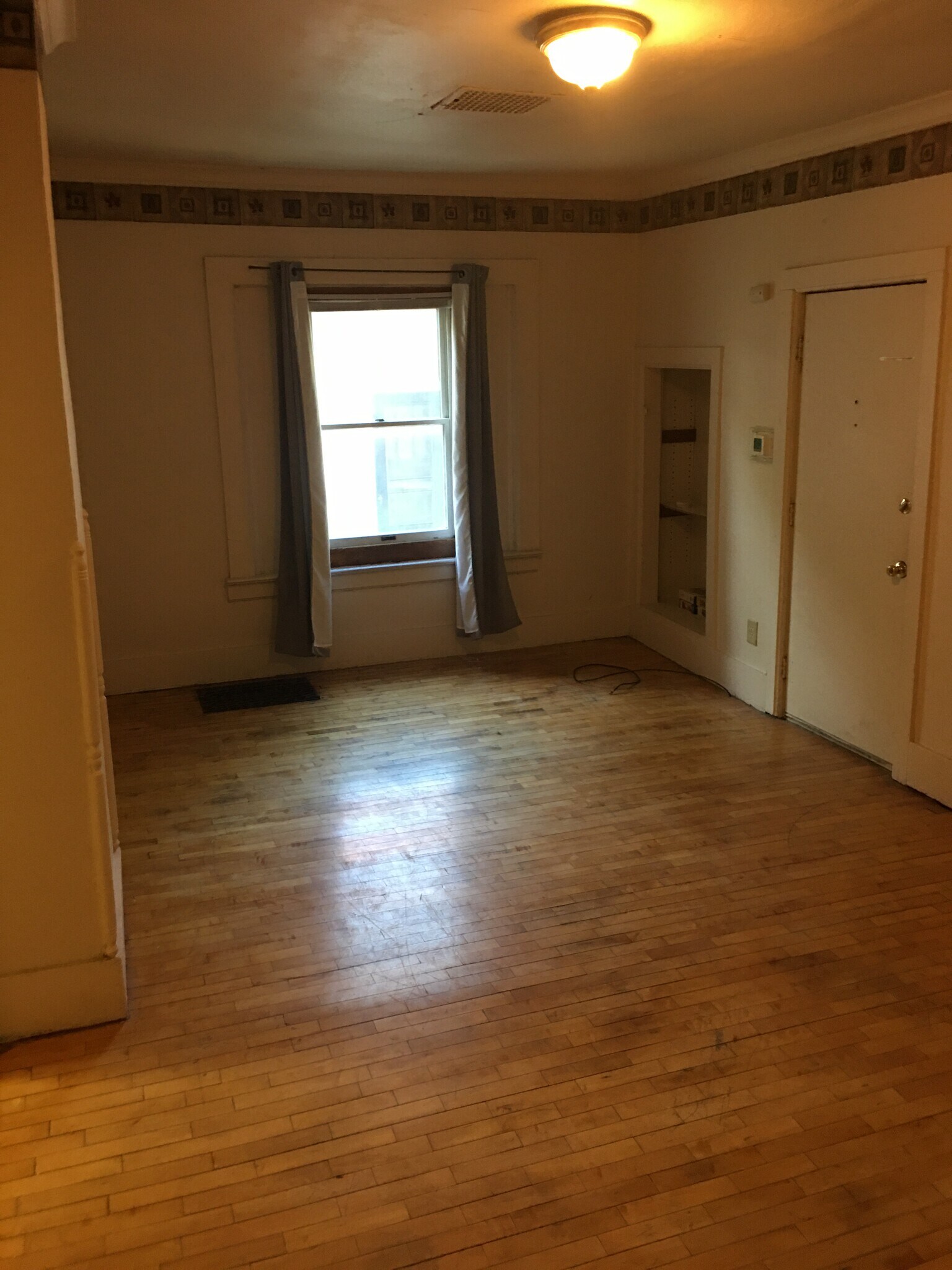 Building Photo - 846 McKinley St