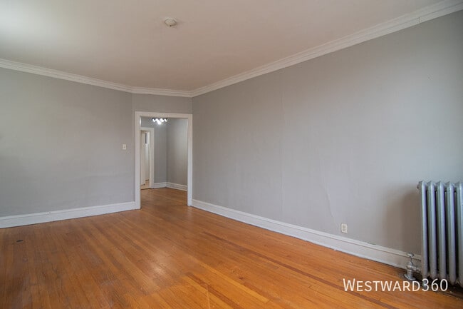 Building Photo - 6036 N Hermitage-2