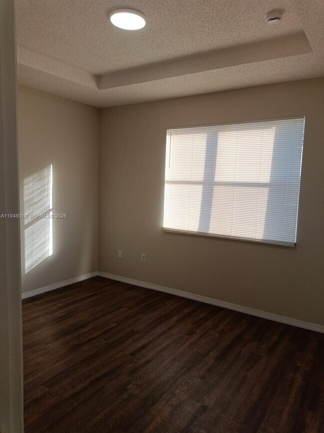 Building Photo - 4210 NE 22nd Dr