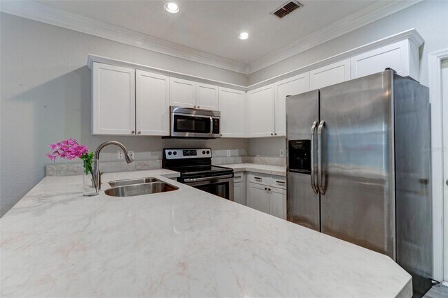 Building Photo - 16305 Fairford Palms Ct