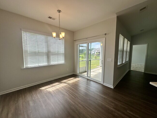 Building Photo - Three Bedroom Home with Large Loft in Heartstone Lakes!
