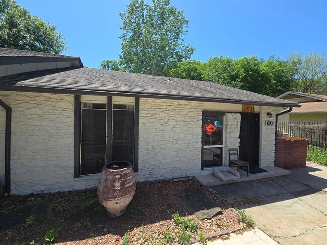 Primary Photo - 6901 Aries Ln