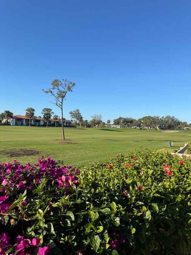 Building Photo - 3509b Avenida Madera