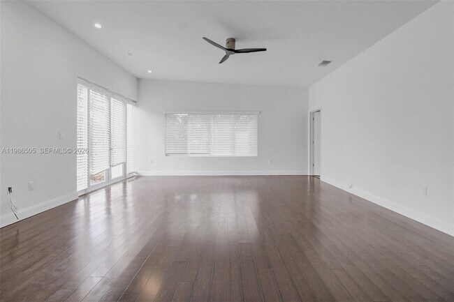 Building Photo - 6900 SW 104th St