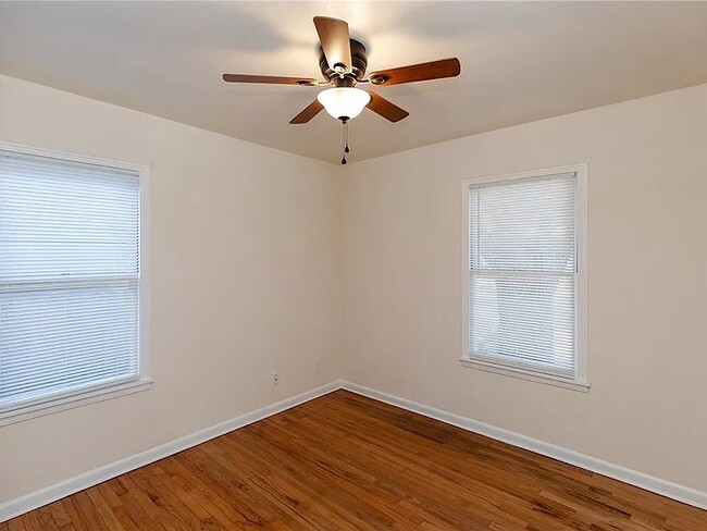 Building Photo - 4334 Randall Dr