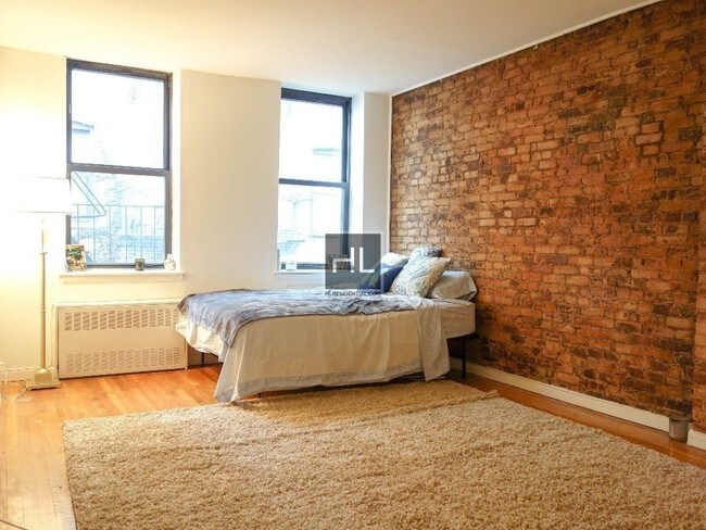 Building Photo - 35 Grove St