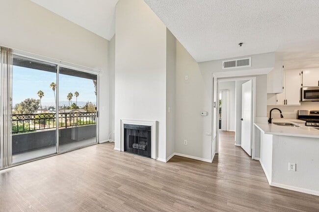 Interior Photo - 310 South Virgil Ave