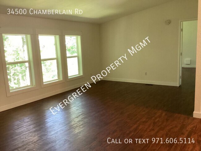 Building Photo - Private oasis with beautiful Columbia Rive...