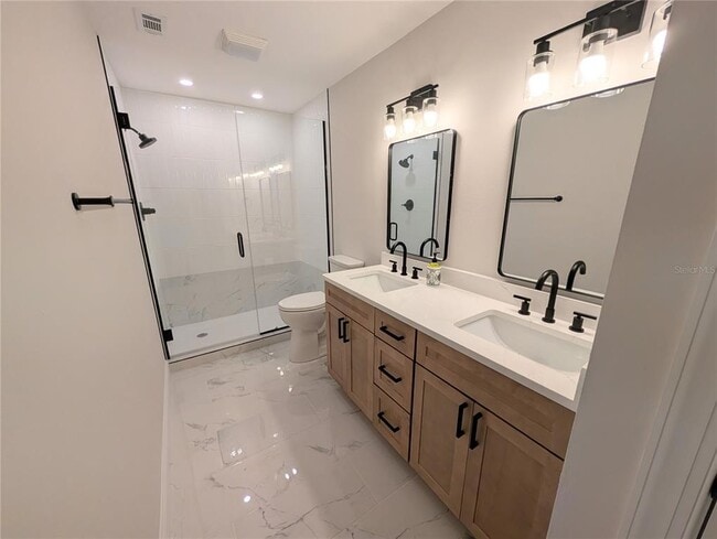 Building Photo - 3850 Mariners Walk