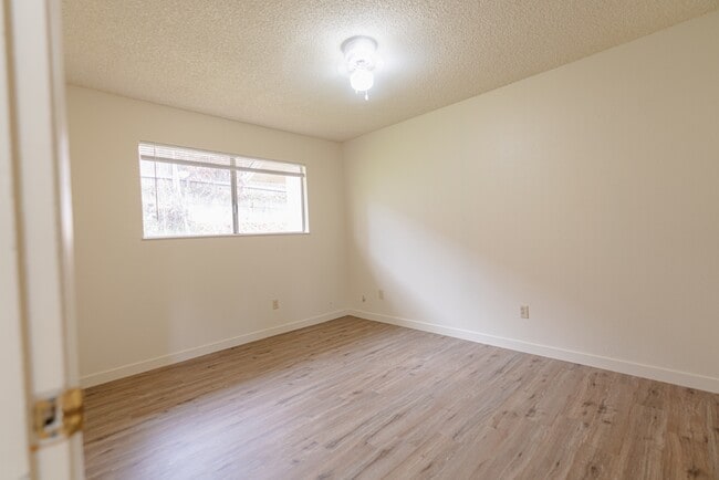 Building Photo - 1220 Fairview Dr