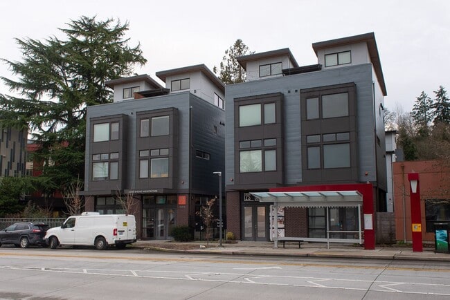 Building Photo - Modern New Construction Townhome | EV Park...