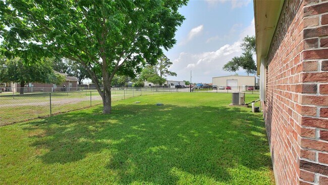 Building Photo - 13203 Weiman Rd