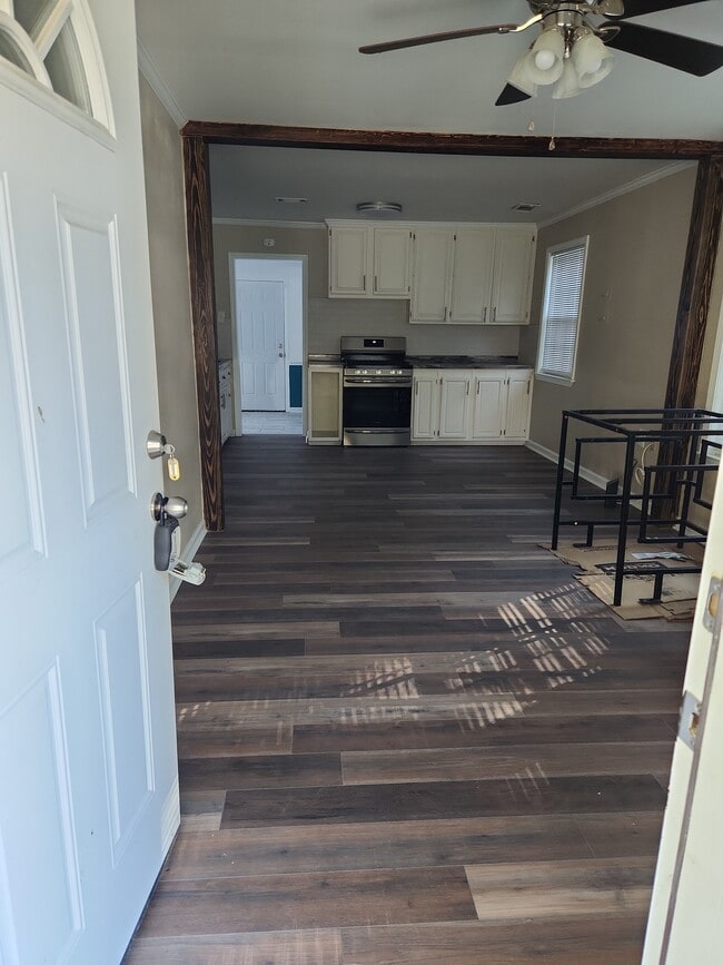 Building Photo - 5858 Saint Gerard Ave